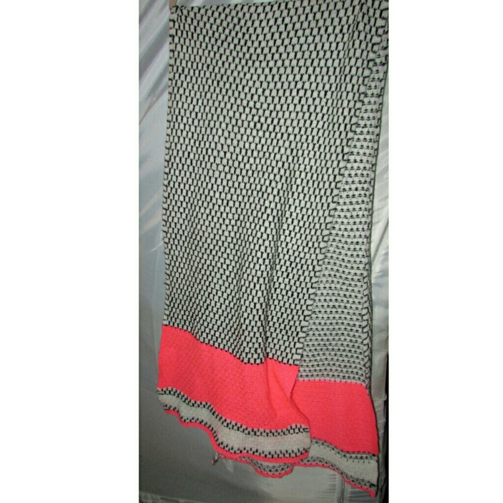 Aeropostale blanket scarf in black white  and pink